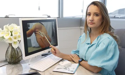 
          Imagem ilustrativa da imagem Chip da beleza leva jovem à UTI e médicos explicam riscos
          