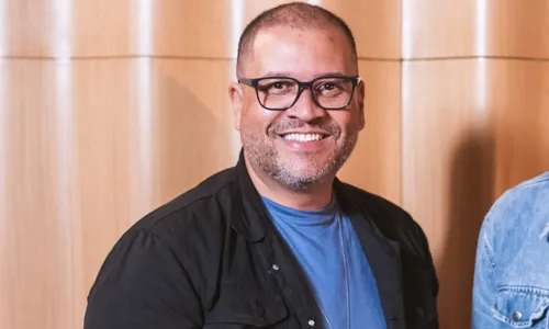 
          Imagem ilustrativa da imagem Clássico na voz de Adelso Freire
          