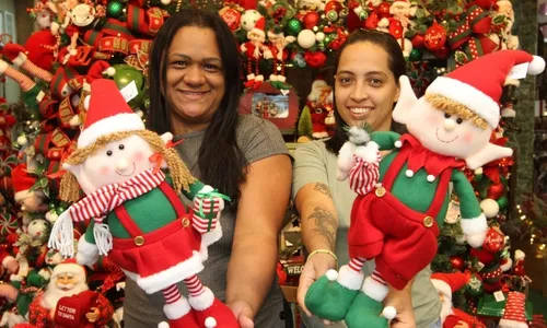 
          Imagem ilustrativa da imagem Clima de Natal já chegou às lojas
          