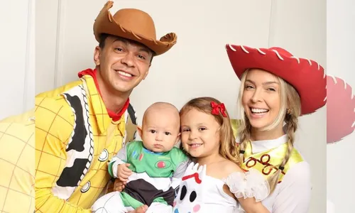 
          Imagem ilustrativa da imagem Cocielo e Tata encantam a web com fotos do 4º mêsversário do filho Caio
          