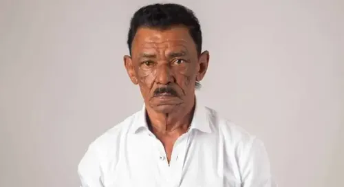 
          Imagem ilustrativa da imagem Comediante Tiringa é detido por dirigir embriagado e causar acidente
          