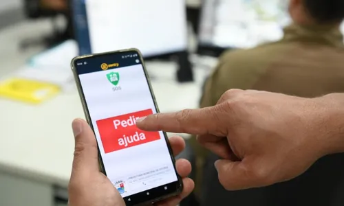 
          Imagem ilustrativa da imagem Comerciantes de Vitória ganham botão do pânico
          