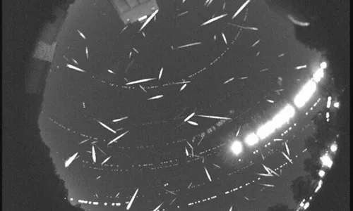 
          Imagem ilustrativa da imagem Como ver a chuva de meteoros Gemínidas, que deve atingir pico na quarta e quinta
          