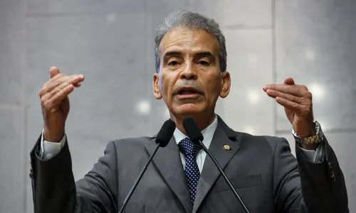 
          Imagem ilustrativa da imagem Coronel Feitosa ainda não recebeu notificação para deixar casa de Muro Alto
          