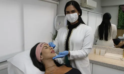 
          Imagem ilustrativa da imagem Descontos e prêmios na “Black Friday da Beleza”
          