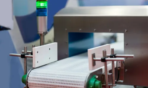 
          Imagem ilustrativa da imagem Detector de metal em escolas, uma espera de 18 anos
          