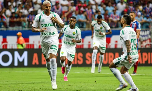 
          Imagem ilustrativa da imagem Deyverson marca, Cuiabá vence e mantém Bahia perto da zona de rebaixamento
          