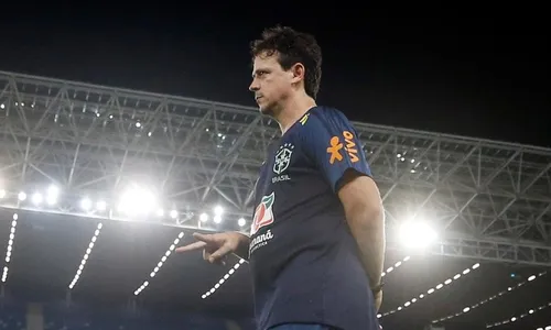 
          Imagem ilustrativa da imagem Diniz elogia preparação e diz que seleção tem a sua cara: 'Competitiva e solidária'
          