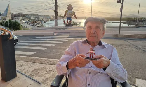 
          Imagem ilustrativa da imagem Dono do Tigrão faz 97 anos e é homenageado
          