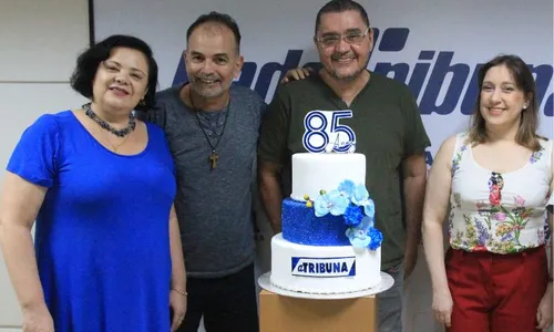 
          Imagem ilustrativa da imagem Dono do Tigrão faz 97 anos e é homenageado
          