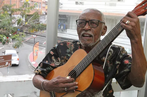 
          Imagem ilustrativa da imagem Edson “Papo furado”: “Quando a gente tocava samba, a polícia levava”
          