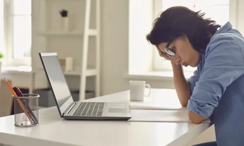 
          Imagem ilustrativa da imagem Empresas e consumidores têm prejuízos com apagões na internet
          