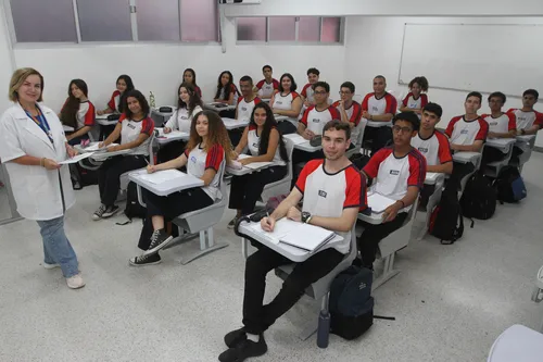 
          Imagem ilustrativa da imagem Erros que o aluno não pode cometer na Redação do Enem 2023
          