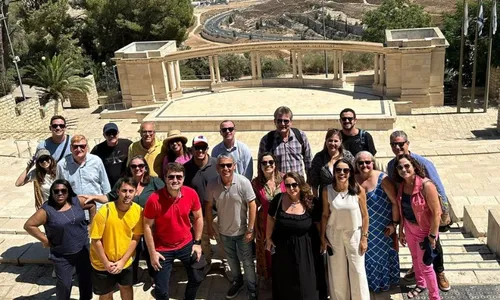 
          Imagem ilustrativa da imagem Escolas buscam exemplos de Israel para melhorar o ensino
          