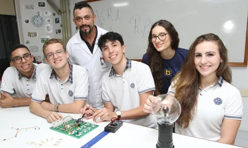 
          Imagem ilustrativa da imagem Escolas mostram novidades em caderno de educação
          