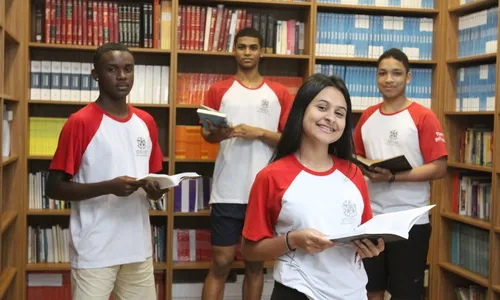 
          Imagem ilustrativa da imagem Escolas públicas do ES abrem 254 mil vagas para 2024
          