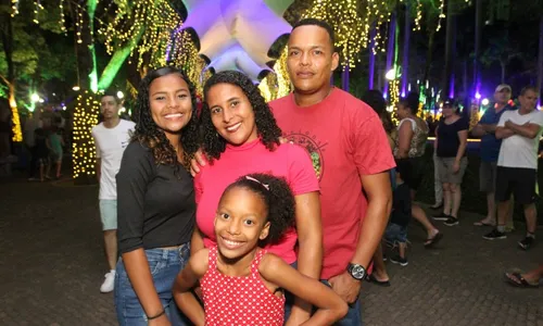 
          Imagem ilustrativa da imagem Espetáculo de luzes de Natal em Vitória
          