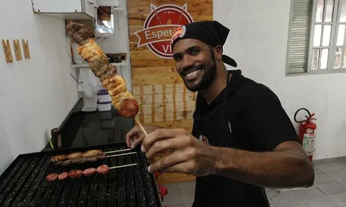 
          Imagem ilustrativa da imagem Espetinho sem carvão do ES ganha prêmio nacional
          