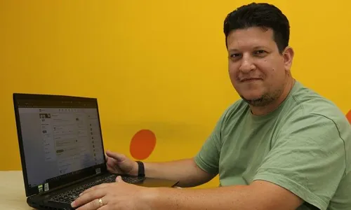 
          Imagem ilustrativa da imagem “Estou há um ano sem usar redes sociais no celular”, diz professor
          