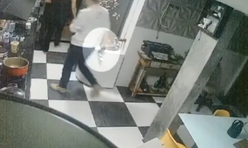 
          Imagem ilustrativa da imagem Estudante de odontologia é baleada por namorado em Vila Velha
          