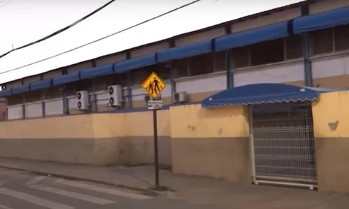 
          Imagem ilustrativa da imagem Estudante passa por cirurgia depois de sentar em um lápis
          