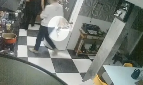 
          Imagem ilustrativa da imagem Estudante que atirou em namorada é assessor de vereador de Vitória e será exonerado
          