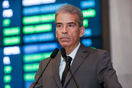 
          Imagem ilustrativa da imagem Ex-mulher consegue medida protetiva contra deputado Coronel Alberto Feitosa (PL)
          