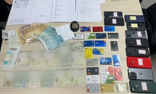 
          Imagem ilustrativa da imagem Ex-policiais são presos suspeitos de golpe do empréstimo consignado no ES
          