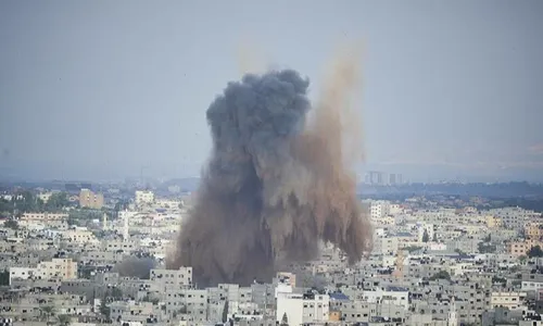 
          Imagem ilustrativa da imagem Exército de Israel tem 35 batalhões na fronteira com Gaza prontos para invasão
          