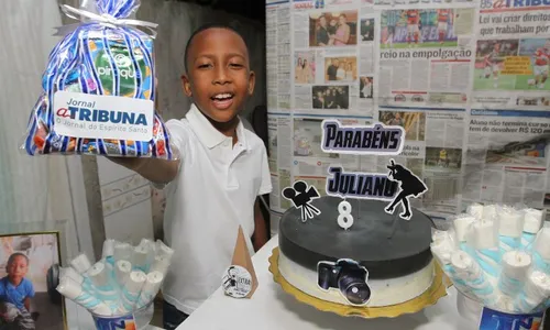 
          Imagem ilustrativa da imagem Fã mirim do jornal comemora aniversário com o tema “A Tribuna”
          