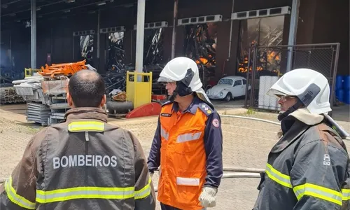 
          Imagem ilustrativa da imagem Fábrica da Cacau Show: perícia aguarda resfriamento para começar investigação
          