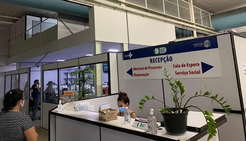 
          Imagem ilustrativa da imagem Farmácia Cidadã da Serra tem atendimento suspenso após rompimento de fibra ótica
          