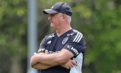 
          Imagem ilustrativa da imagem Felipão deseja sorte a Diniz na final da Libertadores e descarta coro por Paulinho
          