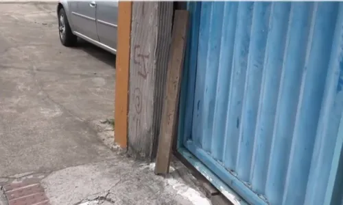 
          Imagem ilustrativa da imagem Ferroviário aposentado é agredido a pauladas pelo filho na Serra
          