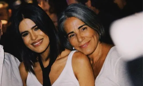 
          Imagem ilustrativa da imagem Filha de Glória Pires rebate críticas por mostrar mansões da família
          