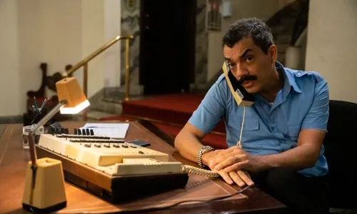 
          Imagem ilustrativa da imagem Filme sobre confusões de um porteiro atrapalhado
          