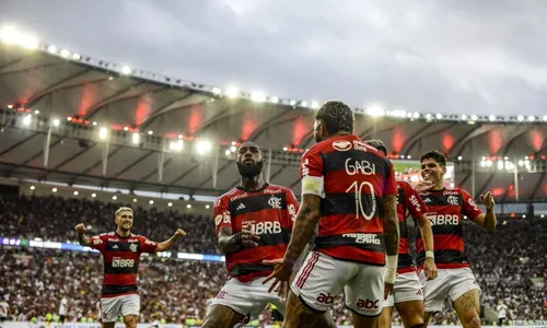 
          Imagem ilustrativa da imagem Flamengo vence o Vasco e fica a nove pontos do Botafogo
          
