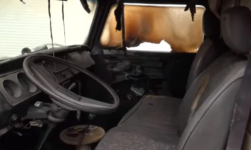 
          Imagem ilustrativa da imagem Food truck é destruído após incêndio criminoso em Jardim da Penha
          