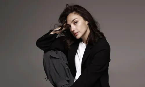 
          Imagem ilustrativa da imagem Gal Gadot cria formulário para cadastrar israelenses desaparecidos após ataques
          