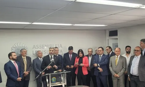 
          Imagem ilustrativa da imagem Gilmar Mendes faz ponte com artistas para destravar PL
          