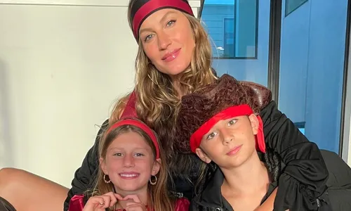 
          Imagem ilustrativa da imagem Gisele Bündchen fala de criação dos filhos após divórcio de Tom Brady
          