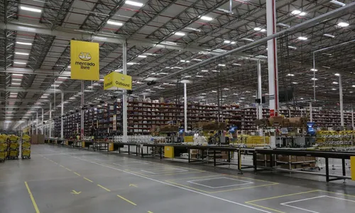 
          Imagem ilustrativa da imagem Governo autoriza adesão da Shopee e Mercado Livre ao Remessa Conforme
          