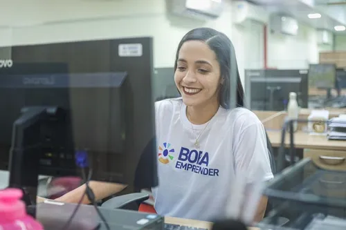 
          Imagem ilustrativa da imagem Governo lança programa para qualificação e crédito para empresas de pequeno porte
          