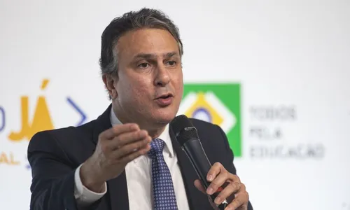 
          Imagem ilustrativa da imagem Governo vai criar bolsa e poupança para alunos de ensino médio, afirma ministro
          