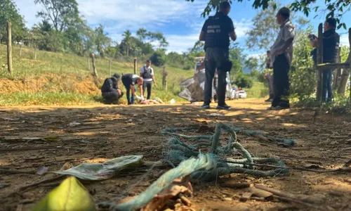 
          Imagem ilustrativa da imagem Homem é amarrado, esfaqueado e morto com tiro na cabeça em Cariacica
          