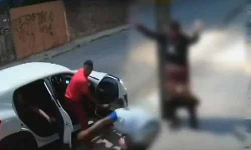 
          Imagem ilustrativa da imagem Homem é assaltado duas vezes no mesmo dia e é deixado de cueca em Fortaleza
          