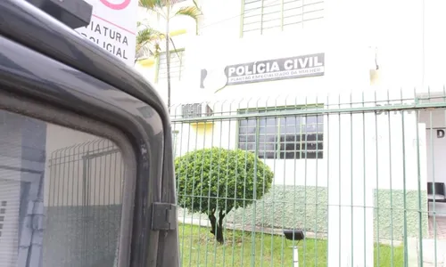 
          Imagem ilustrativa da imagem Homem é preso após enforcar mulher em Vitória
          