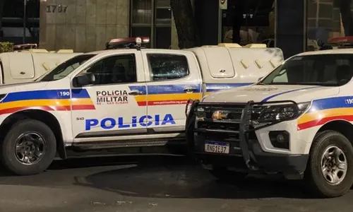 
          Imagem ilustrativa da imagem Homem engole chip de celular e cartão de memória antes de ser preso em MG
          