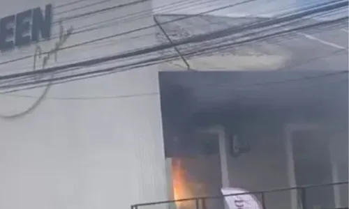
          Imagem ilustrativa da imagem Incêndio assusta moradores do bairro da Várzea neste feriado
          
