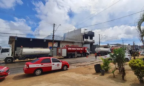 
          Imagem ilustrativa da imagem Incêndio atinge galpão de transportadora na Serra
          